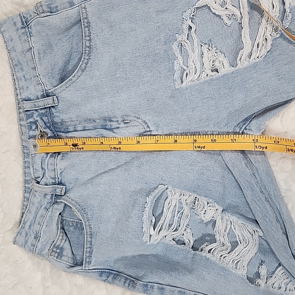 Distressed Riped High Waist Denim Jean. S - Picture 10 of 13